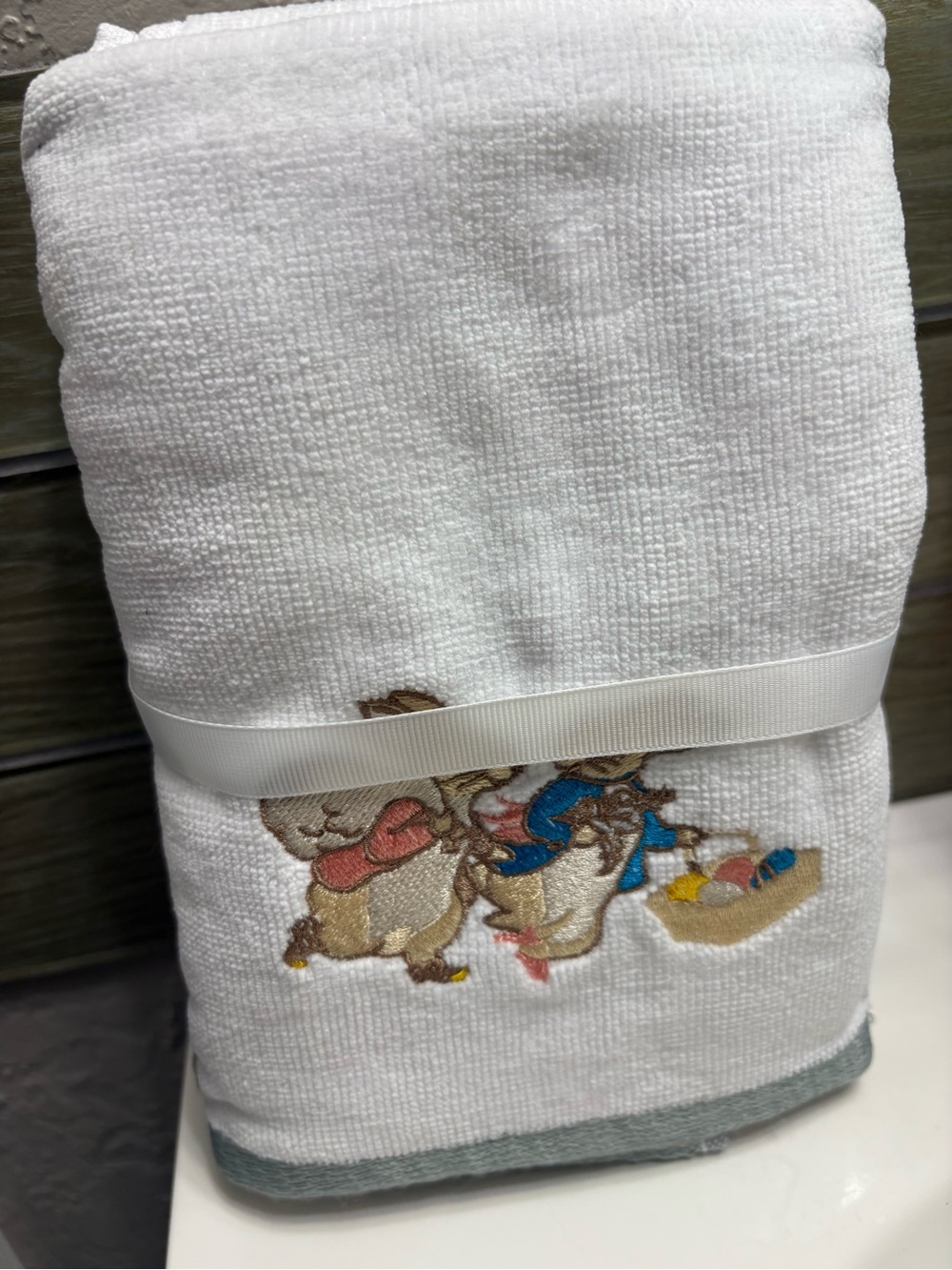 Peter Rabbit 2 Pack Hand Towels - Picture 3 of 7